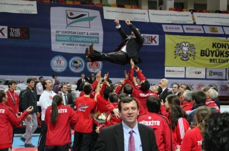 Genç karateciler Avrupa’nın zirvesinde