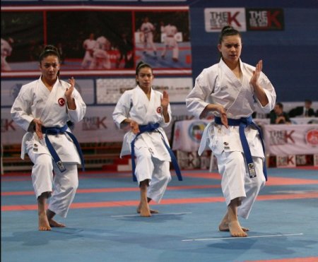 Genç karateciler Avrupa’nın zirvesinde