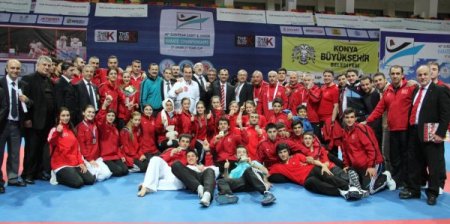 Genç karateciler Avrupa’nın zirvesinde