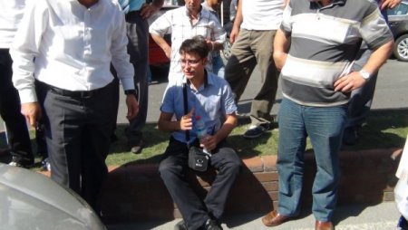 Genç kıza çarpan otomobil sürücüsü göz yaşlarına hakim olamadı