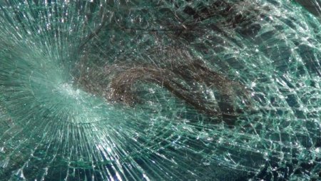 Genç kıza çarpan otomobil sürücüsü göz yaşlarına hakim olamadı