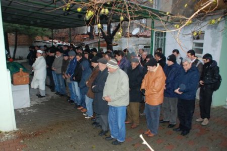 Genç Öğretmen Toprağa Verildi
