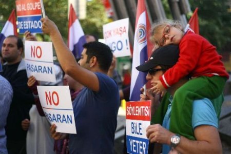 Genç Siviller, Generalleri Görevden Alan Lugo'yu Türkiye'ye Davet Etti