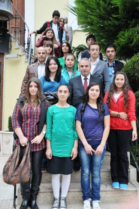 Genç yazar ve şairler, tekkede buluştu