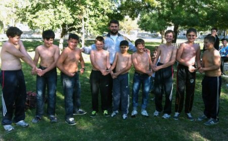 Gençler, boş zamanlarını spor ve kültürel etkinliklerle değerlendiriyor