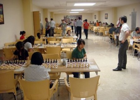 Gençler 'mat Etmek' İçin Yarıştı
