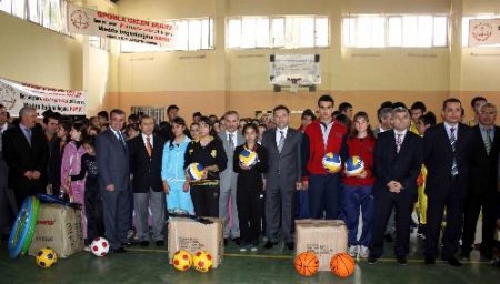 Gençler Uyuşturucu Ve Şiddetten Sporda Açılım Projesi İle Uzak Tutulacak