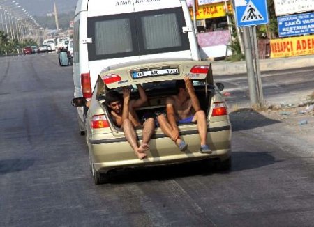 Gençlerin Korkutan Yolculuğu