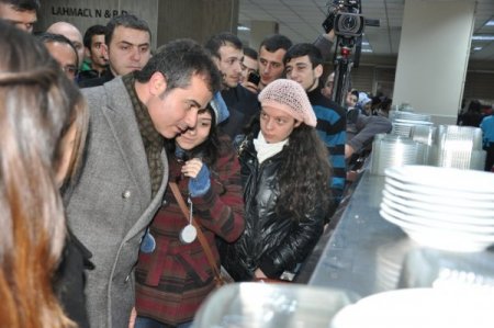 Gençlerin 'Suat Ağabeyi' Bakan Kılıç, üniversitede