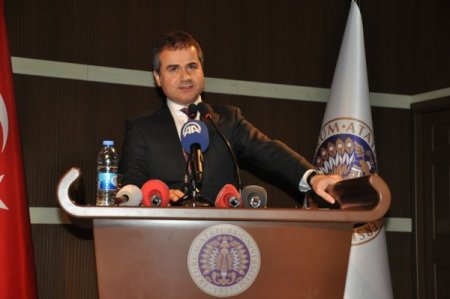 Gençlerin 'Suat Ağabeyi' Bakan Kılıç, üniversitede