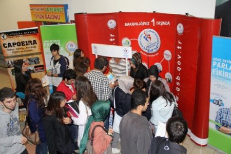 Gençlik merkezi, OMÜ’de stant açtı