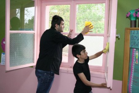 Gençlik Merkezi Üyesi Gençler, Köy Okulunda Tadilat Yaptı