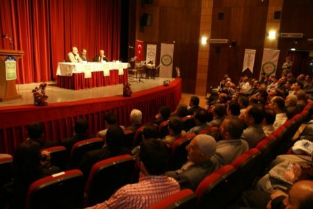 Gençlik Ve Eğitim Konferansı Büyük İlgi Gördü