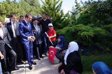 Gençlik ve Spor Bakanı Kılıç, gençler için dua istedi