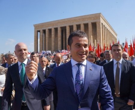 Gençlik ve Spor Bakanı Kılıç, gençler için dua istedi