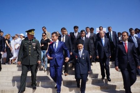 Gençlik ve Spor Bakanı Kılıç, gençler için dua istedi