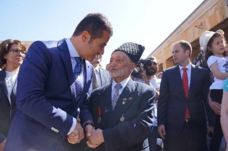 Gençlik ve Spor Bakanı Kılıç, gençler için dua istedi