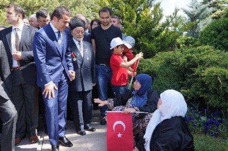Gençlik ve Spor Bakanı Kılıç, gençler için dua istedi