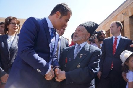 Gençlik ve Spor Bakanı Kılıç, gençler için dua istedi