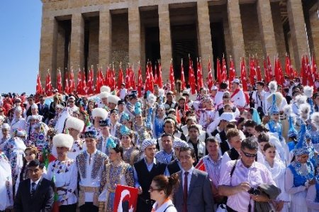 Gençlik ve Spor Bakanı Kılıç, gençler için dua istedi