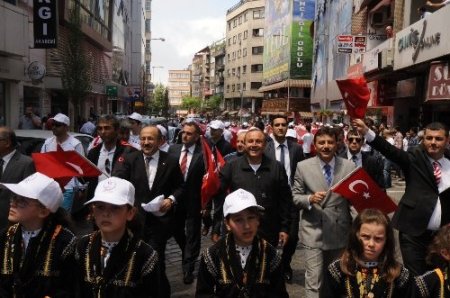 Gençlik yürüyüşü yapıldı