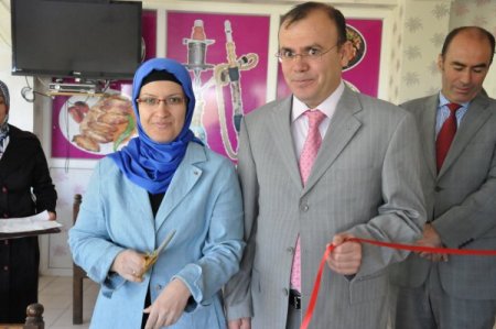 Genç'te ihtiyaç sahibi öğrenciler yararına kermes düzenlendi