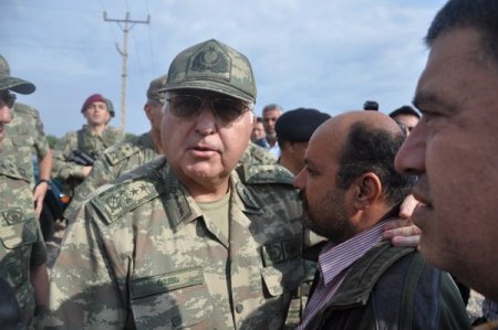 Genelkurmay Başkanı Özel, sınır birliklerinde inceleme ve denetlemede bulundu