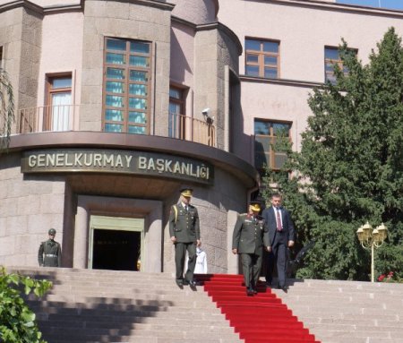 Genelkurmay Başkanı Özel Gölcük'te incelemelerde bulunuyor