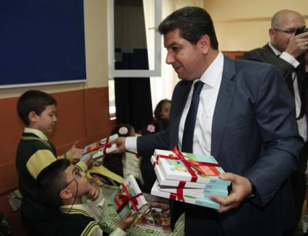 Geri dönüşüm defterleri öğrencilerin yüzünü güldürdü