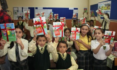 Geri dönüşüm defterleri öğrencilerin yüzünü güldürdü