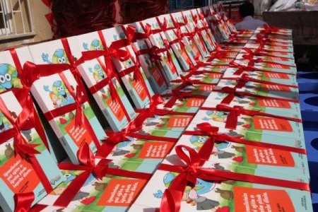 Geri dönüşüm defterleri öğrencilerin yüzünü güldürdü