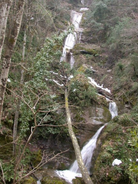 Geyve Boğazı Akancılar Şelaleleri sonbaharda bir başka güzel