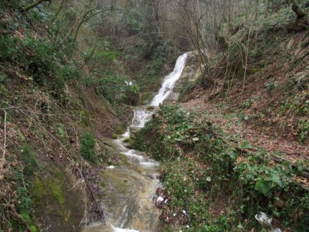 Geyve Boğazı Akancılar Şelaleleri sonbaharda bir başka güzel