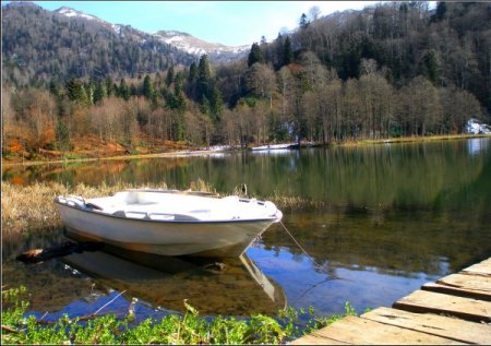 Gezginlerin fotoğrafları, havalimanını renklendirdi