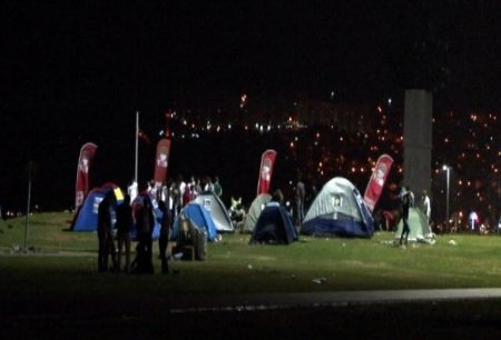 'Gezi Parkı' eylemcileri Gündoğdu Meydanı’nda sabahladı