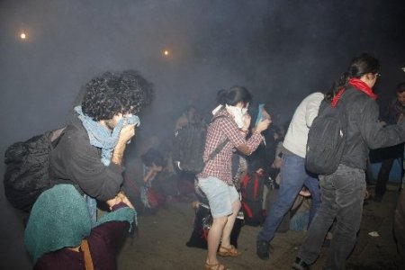 Gezi Parkı'ndaki nöbete biber gazı