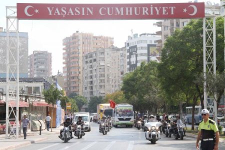 Gezici sinema TIR'ı ile Türk sineması Anadolu insanıyla buluştu
