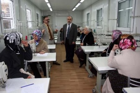 Gezici Tekstil Kursuna Katılanlar 21 Günde Elbise Dikecek Seviyeye Geldi