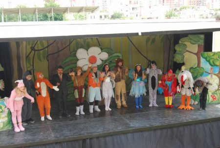 Gezici Tiyatro Ekibi, Yeşil Dünya İle Kozanlı Çocuklarla Buluştu