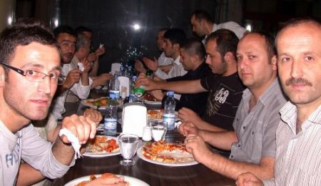 Gimder Dostluk Halı Saha Futbol Turnuvası'nı Yemekle Taçlandırdı