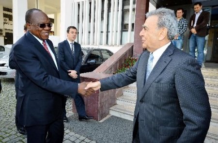 Gine Dışişleri Bakanı, Başkan Kocaoğlu’nu ziyaret etti