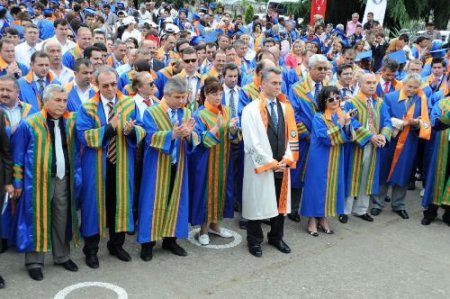 Giresun Üniversitesi'nde Mezuniyet Töreni
