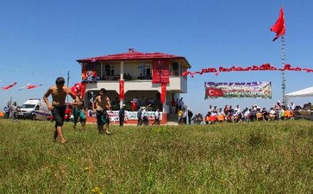 Giresun yaylalarında yiğitler çıktı meydane