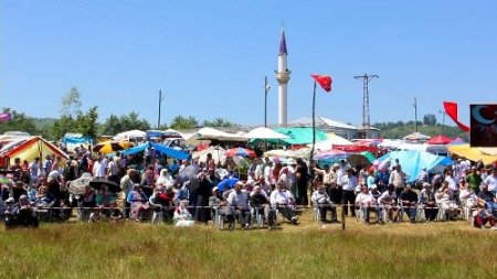 Giresun yaylalarında yiğitler çıktı meydane