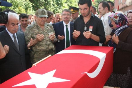 Giresunlu Şehit Piyade Er Yaşar Doymuş Toprağa Verildi