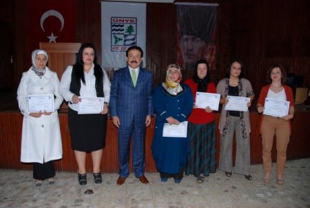 Girişimcilik kursunu bitirenler sertifikalarını aldı