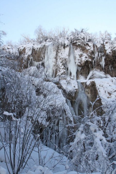 Girlevik Şelalesi dondu