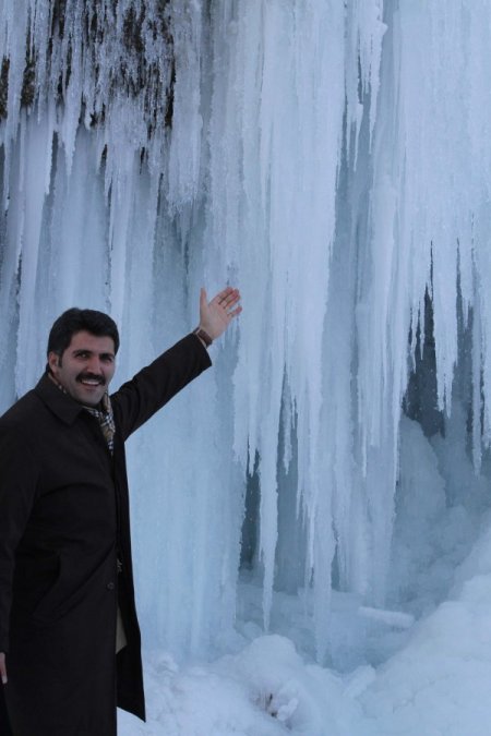 Girlevik Şelalesi dondu