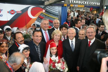 Göç Treni İle Münih Garı Tarihi Bir Gün Yaşadı