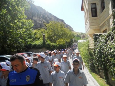 Göçer çocuklar için Darende'ye gezi düzenlendi